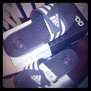 BRAND NEW Adidas Adissage Slides
